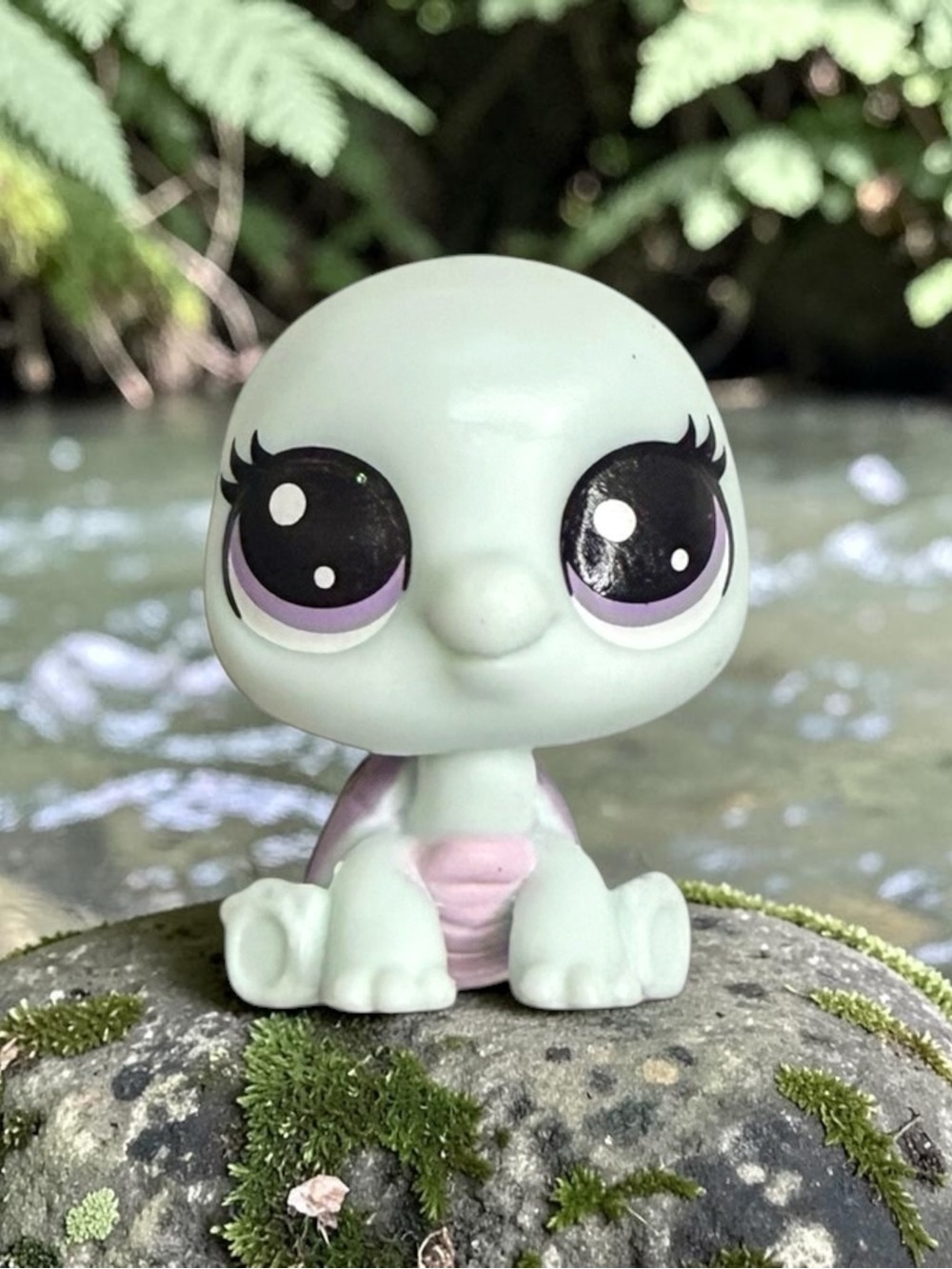 littlest pet shop # 2-54 bev gilturtle mint pastel blue turtle with purple shell